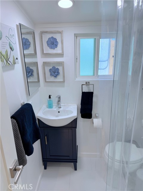 726 1/2 Esplanade, Redondo Beach CA: https://media.crmls.org/medias/5ac728c4-14ae-42db-b658-d827375e06d4.jpg