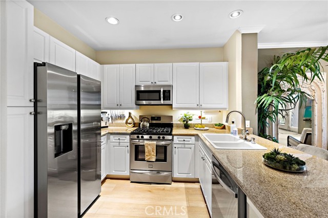 3247 Watermarke Place, Irvine CA: https://media.crmls.org/medias/5ac73e9d-d6da-4211-a4bd-55305cd50259.jpg