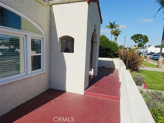 Detail Gallery Image 3 of 9 For 211 S Poinsettia Ave, Compton,  CA 90221 - 3 Beds | 1 Baths