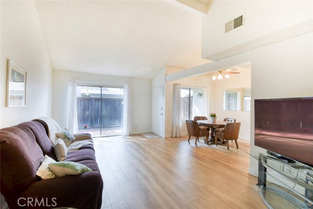 Detail Gallery Image 3 of 34 For 22346 Harbor Ridge Lane #4,  Torrance,  CA 90502 - 3 Beds | 1/1 Baths