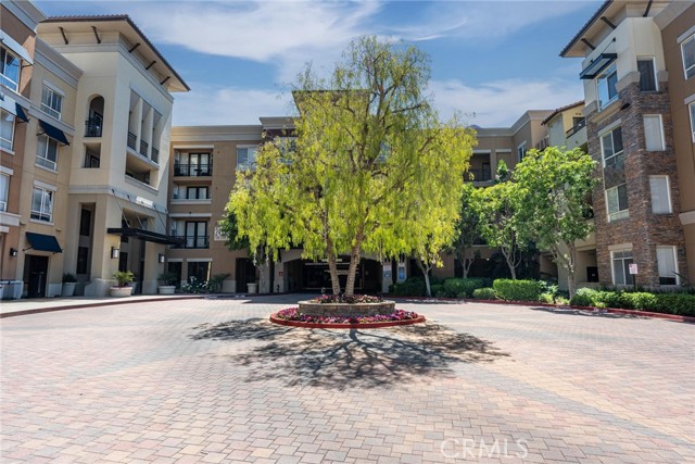 24595 Town Center Drive, Valencia CA: https://media.crmls.org/medias/5ac9763e-842d-4fb7-8750-b7a951a18daa.jpg
