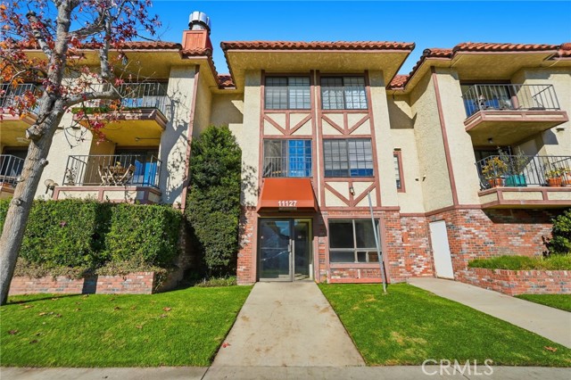 Detail Gallery Image 9 of 58 For 11127 La Maida #9,  North Hollywood,  CA 91601 - 3 Beds | 2/1 Baths