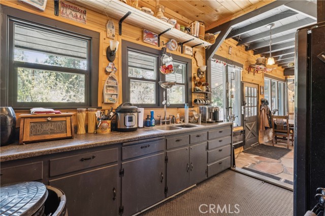 Detail Gallery Image 6 of 49 For 33846 Green Valley Lake, Green Valley Lake,  CA 92341 - 5 Beds | 2 Baths