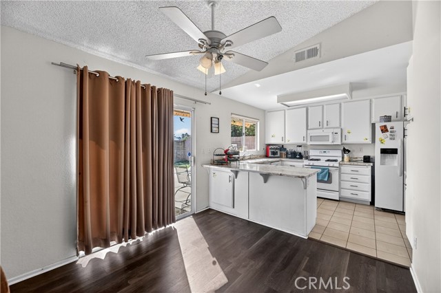 Detail Gallery Image 14 of 40 For 501 Presidents Ave, Hemet,  CA 92543 - 3 Beds | 2/1 Baths