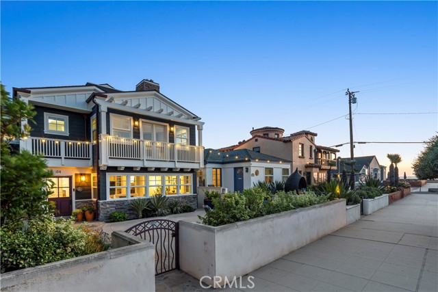 34 17th Street, Hermosa Beach, California 90254, 5 Bedrooms Bedrooms, ,4 BathroomsBathrooms,Residential,For Sale,17th,SB24022029