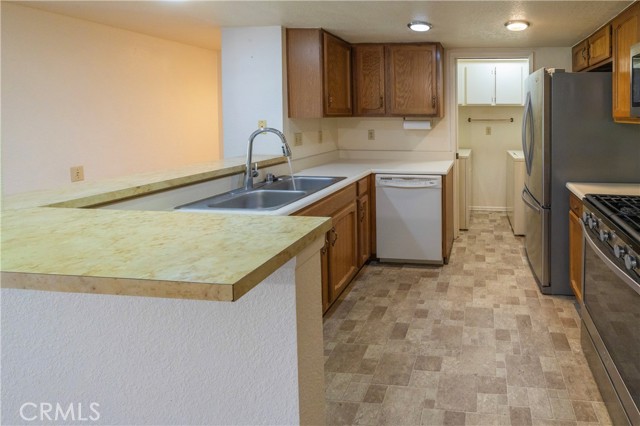Detail Gallery Image 7 of 37 For 242 E Fern Ave #208,  Redlands,  CA 92373 - 2 Beds | 2 Baths