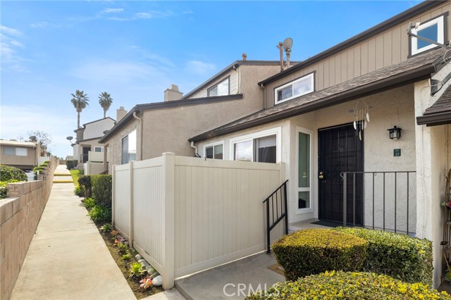 Detail Gallery Image 1 of 39 For 818 W Lambert Rd #B,  La Habra,  CA 90631 - 2 Beds | 1/1 Baths