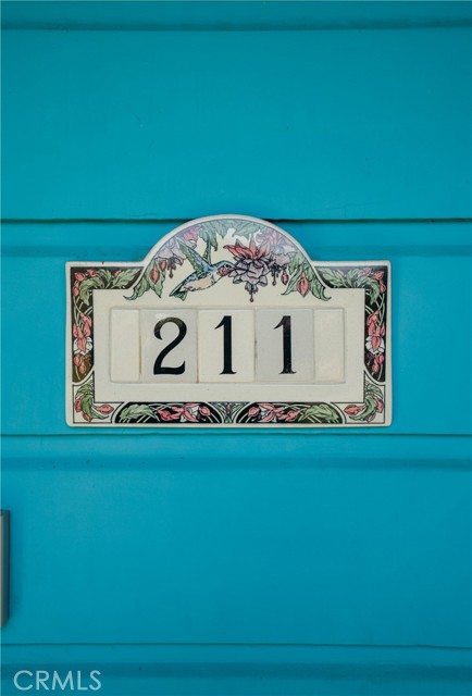 211 E Virginia Avenue, Glendora CA: https://media.crmls.org/medias/5acacbd6-e824-4752-a21a-d92e556cf69a.jpg