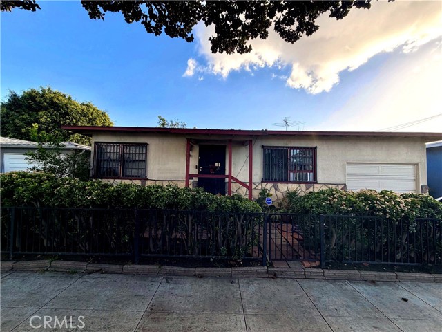 Detail Gallery Image 2 of 9 For 1410 W 20th, Long Beach,  CA 90810 - 2 Beds | 1 Baths