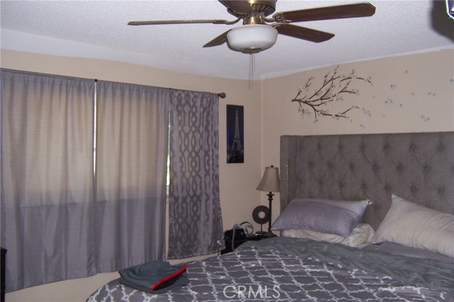 Detail Gallery Image 12 of 19 For 5493 Elm Ave, San Bernardino,  CA 92404 - 4 Beds | 2 Baths