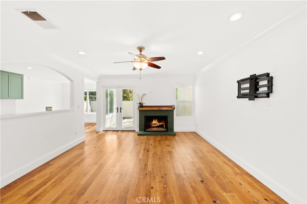 MLS #OC25236471 image #9