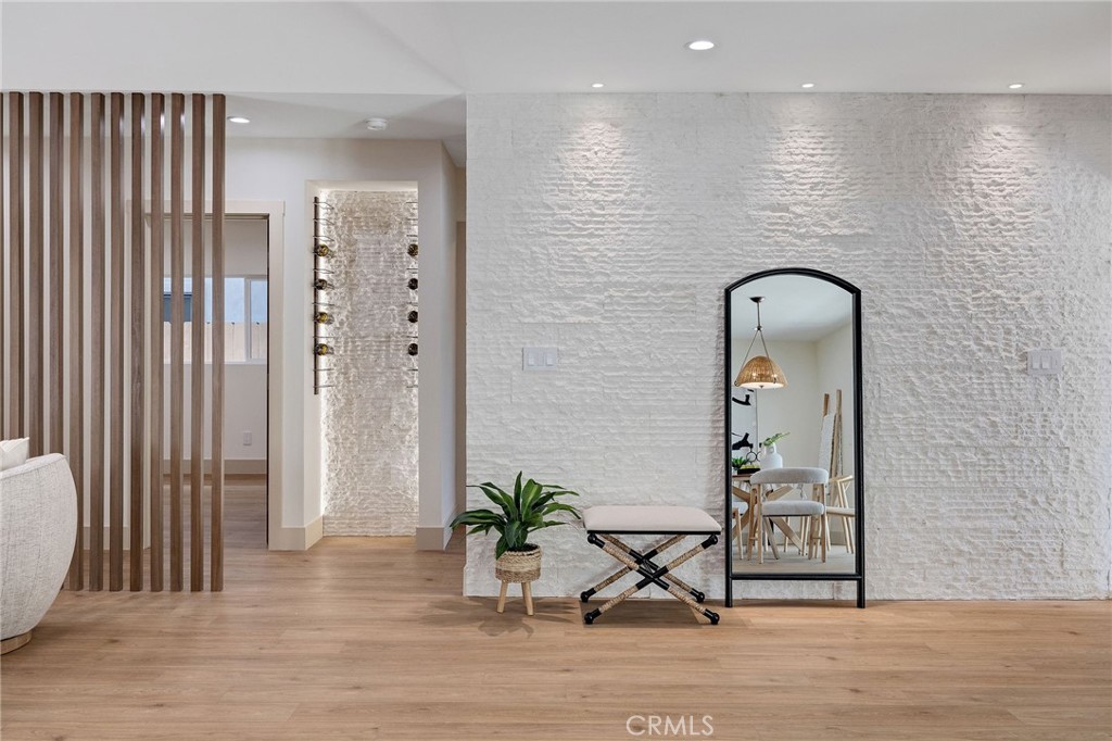 https://media.crmls.org/medias/5acc257d-d085-414c-916f-a9a5d1c451ca.jpg?preset=X-Large