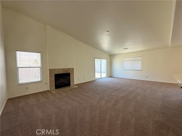 Detail Gallery Image 8 of 33 For 37126 Firethorn St, Palmdale,  CA 93550 - 4 Beds | 2 Baths