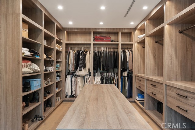 10 Seabluff, Newport Beach CA: https://media.crmls.org/medias/5acc7bae-b1a5-4960-8dd1-958b5776814b.jpg