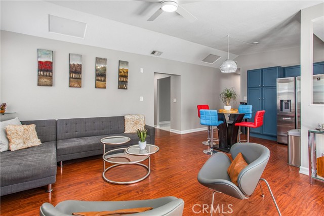 31607 Florida Street, Redlands CA: https://media.crmls.org/medias/5acca56b-fad9-4a7d-9979-3c93e0f09f91.jpg