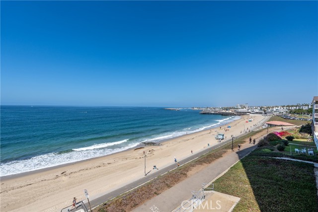 531 Esplanade, Redondo Beach, California 90277, 2 Bedrooms Bedrooms, ,2 BathroomsBathrooms,Residential,For Sale,Esplanade,PW25235038