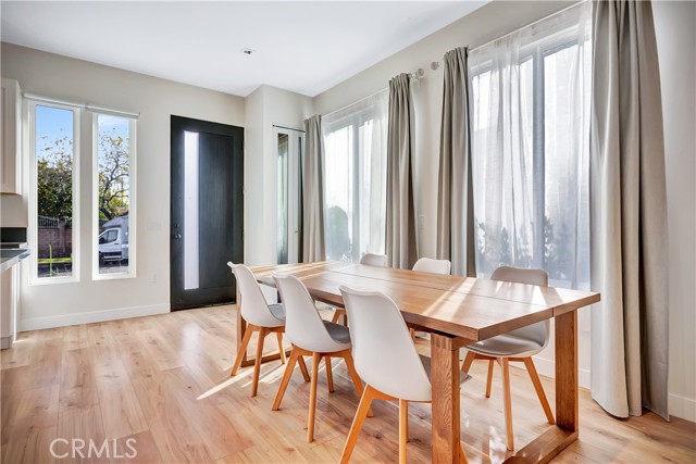 Detail Gallery Image 7 of 22 For 6721 Rhea, Reseda,  CA 91335 - 2 Beds | 2 Baths