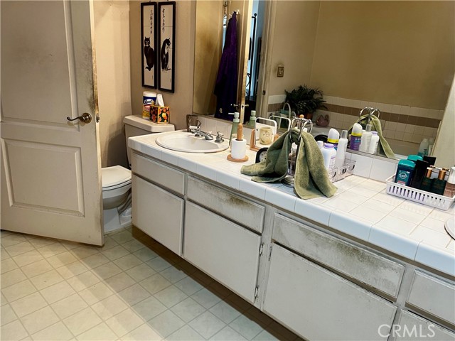 5240 Vantage Avenue, 101 photo 12
