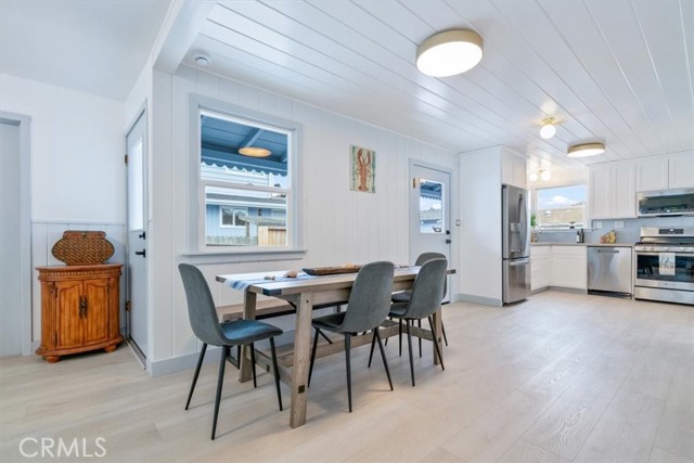 31 N 3rd Street, Cayucos CA: https://media.crmls.org/medias/5acd4565-6511-4c69-9f52-adab86da4fea.jpg