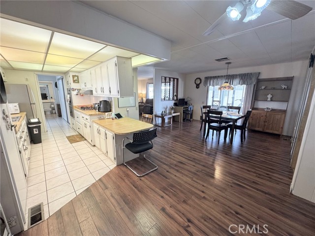 Detail Gallery Image 11 of 48 For 3945 Bradford #39,  La Verne,  CA 91750 - 2 Beds | 2 Baths