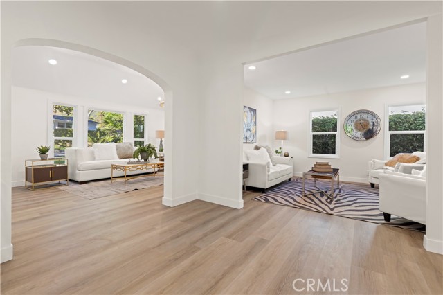 Detail Gallery Image 6 of 25 For 1028 Olmsted, Glendale,  CA 91202 - 4 Beds | 3 Baths