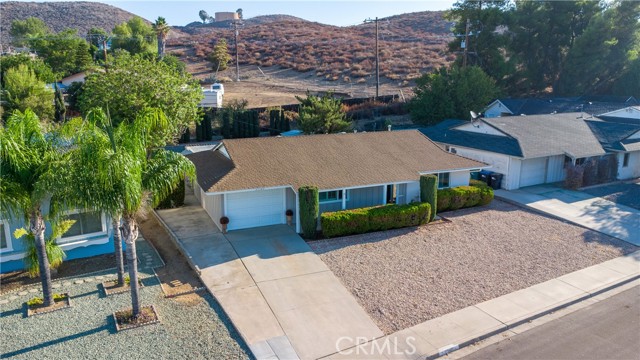 27160 El Rancho Drive, Menifee CA: https://media.crmls.org/medias/5acea590-d36f-4a02-a242-ef12fd82a90d.jpg