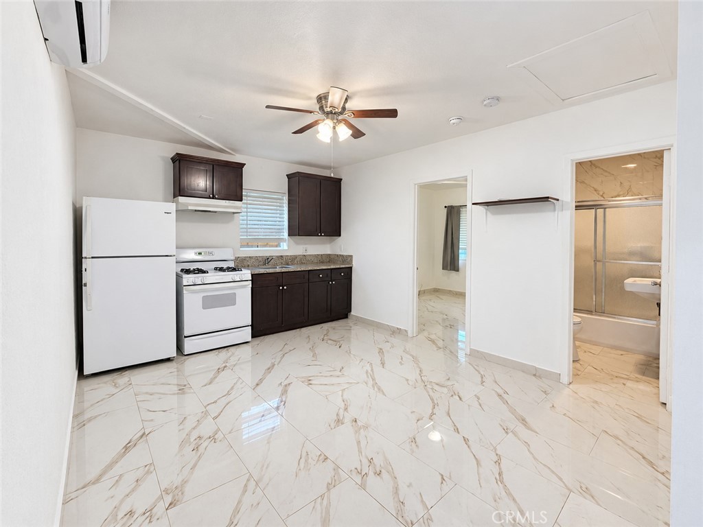 7707 Babcock Avenue — architectural residence