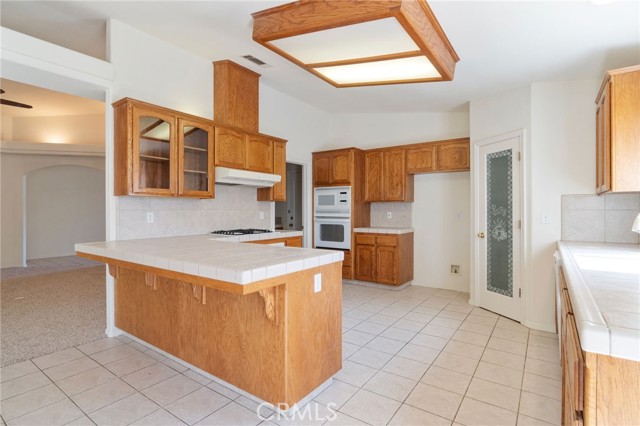 122 East, Madera CA: https://media.crmls.org/medias/5ad05df2-f0bf-4f94-8485-202b2749dce0.jpg