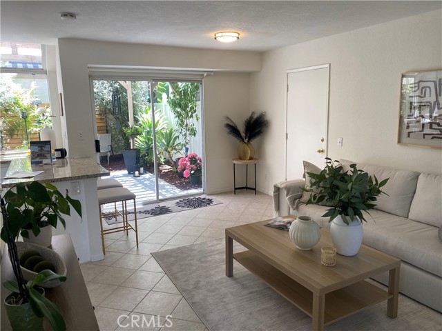 14 Songbird Lane, Aliso Viejo CA: https://media.crmls.org/medias/5ad09490-3174-4674-9934-b9cd661056bd.jpg
