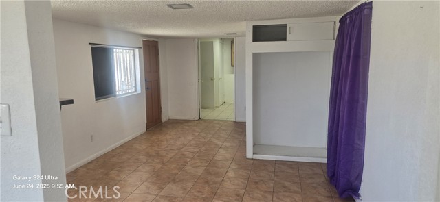 351 Neimeyer Place, Yucca Valley CA: https://media.crmls.org/medias/5ad0f104-bcae-488f-95d3-ce6205156f50.jpg