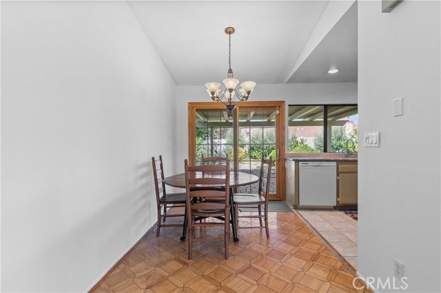 Detail Gallery Image 5 of 23 For 26013 Palomita Drive, Valencia,  CA 91355 - 2 Beds | 2 Baths