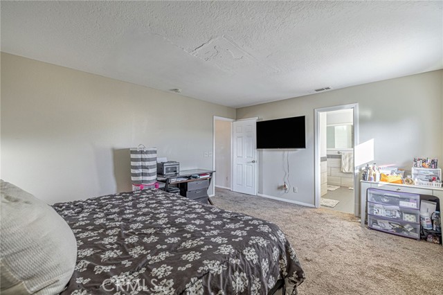 13290 Riverview Drive, Victorville CA: https://media.crmls.org/medias/5ad1d40d-e463-47c0-9663-dd8cb5d2cc8f.jpg