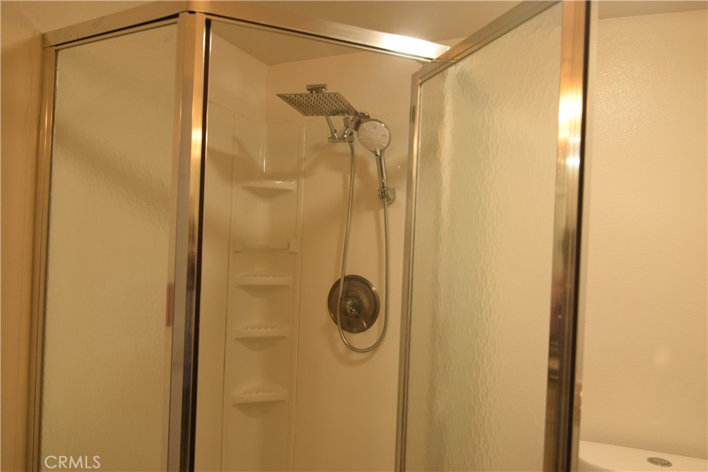 https://media.crmls.org/medias/5ad1d842-758b-4206-8601-04b057c2d5b5.jpg?preset=X-Large