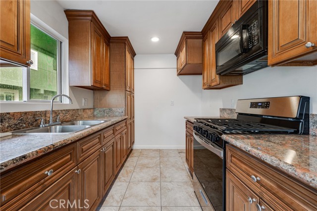 Detail Gallery Image 12 of 39 For 13880 Sayre St #40,  Sylmar,  CA 91342 - 3 Beds | 2/1 Baths