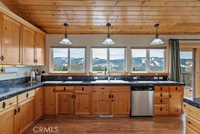 Detail Gallery Image 18 of 75 For 42545 Pegasus, Big Bear Lake,  CA 92315 - 5 Beds | 4 Baths