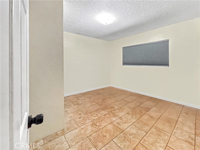 Detail Gallery Image 8 of 8 For 4084 W 137th St #B,  Hawthorne,  CA 90250 - 3 Beds | 2 Baths