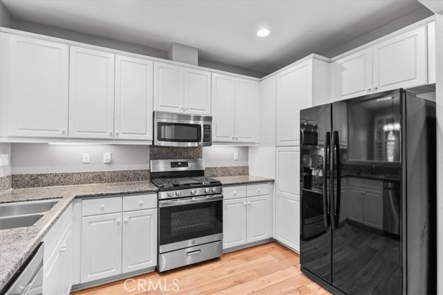 Detail Gallery Image 13 of 33 For 26327 Iris Ave #C,  Moreno Valley,  CA 92555 - 2 Beds | 2/1 Baths