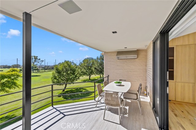 1075 Granville Drive, Newport Beach CA: https://media.crmls.org/medias/5ad3b315-2e24-439a-baa5-0c99abfaefdb.jpg