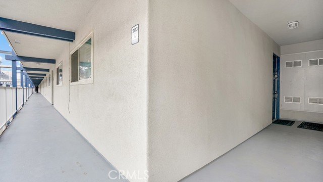 1202 N Pacific Street, Oceanside CA: https://media.crmls.org/medias/5ad4029b-f8ac-442f-b16f-590c904659d9.jpg