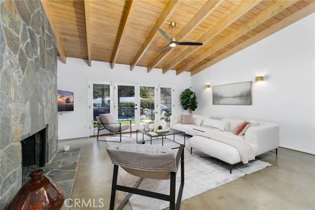 4676 Arriba Drive, Tarzana CA: https://media.crmls.org/medias/5ad4268a-5da8-4190-987e-15ebc1856893.jpg