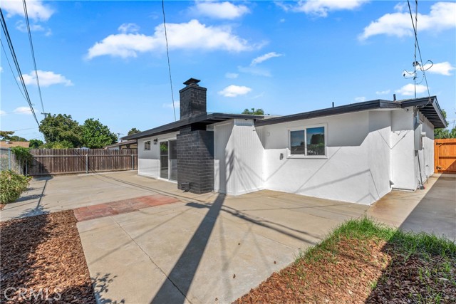 4755 Gettysburg Avenue, Chino CA: https://media.crmls.org/medias/5ad48e6a-dd83-455c-9e10-db4c9be50aa4.jpg