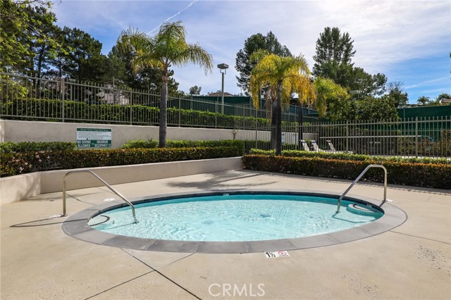 Image 37 of 53 For 22701 Foxridge