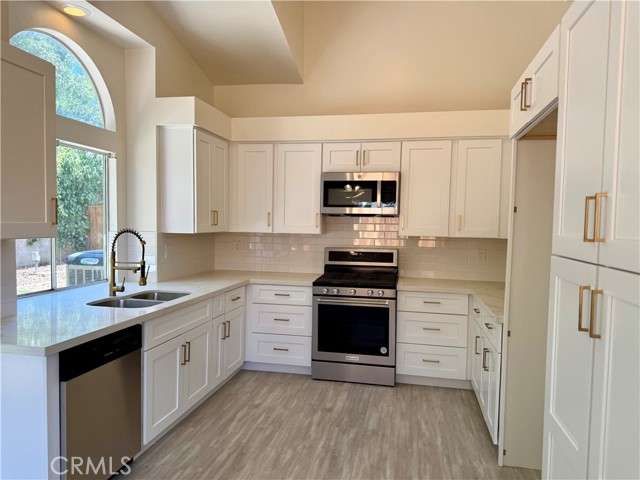 1422 Deborah Place, Beaumont CA: https://media.crmls.org/medias/5ad59b97-8136-4a5e-b442-47c827a6554c.jpg