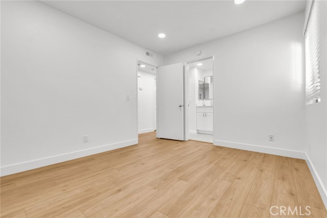 Detail Gallery Image 13 of 23 For 710 5th St, Hermosa Beach,  CA 90254 - 2 Beds | 2 Baths