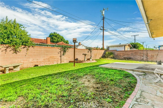 Detail Gallery Image 16 of 17 For 13961 Cantlay St, Van Nuys,  CA 91405 - 3 Beds | 2 Baths