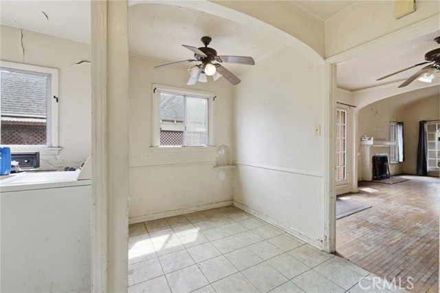 Detail Gallery Image 12 of 26 For 4720 Denny, Toluca Lake,  CA 91602 - 2 Beds | 1 Baths