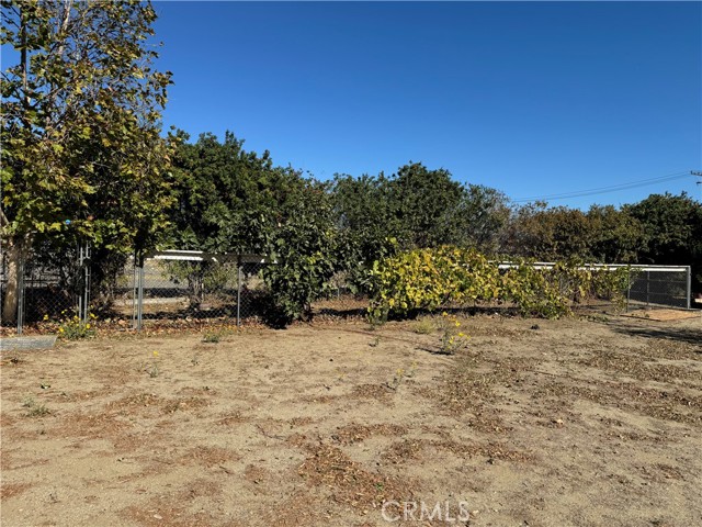 Detail Gallery Image 14 of 21 For 10554 Maple Ave, Bloomington,  CA 92316 - 4 Beds | 2 Baths