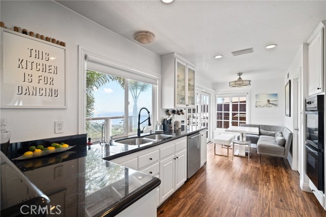 Detail Gallery Image 13 of 70 For 1665 Tahiti Ave, Laguna Beach,  CA 92651 - 3 Beds | 2 Baths