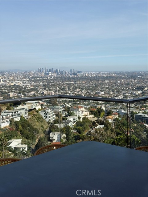 8672 Franklin Avenue, Los Angeles CA: https://media.crmls.org/medias/5ad80a58-103d-4d2d-af59-d9f81fb695c0.jpg
