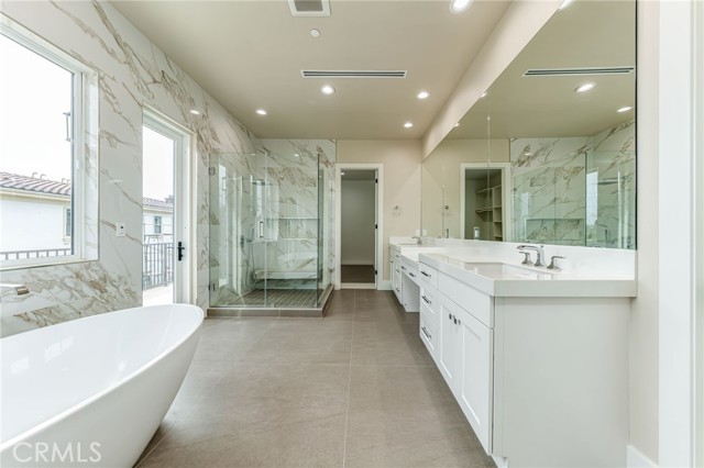 Detail Gallery Image 16 of 40 For 10168 Lightbreeze Cir, Huntington Beach,  CA 92646 - 5 Beds | 5/1 Baths